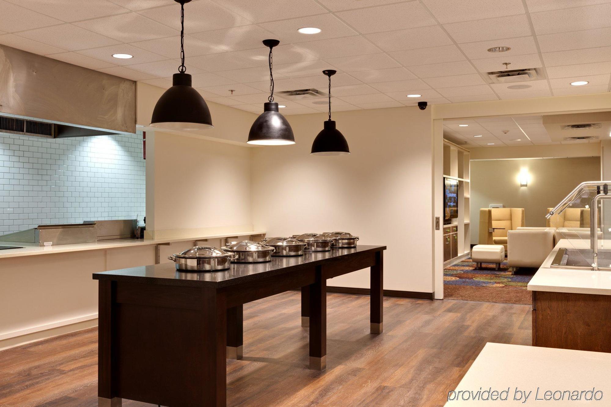 & Atlanta Airport North By Ihg Hotel College Park